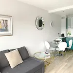 Chic London Home In Trendy Fitzrovia W1. By Oxford St